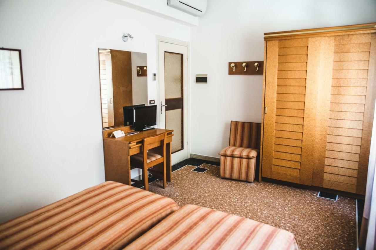 West End 3*
