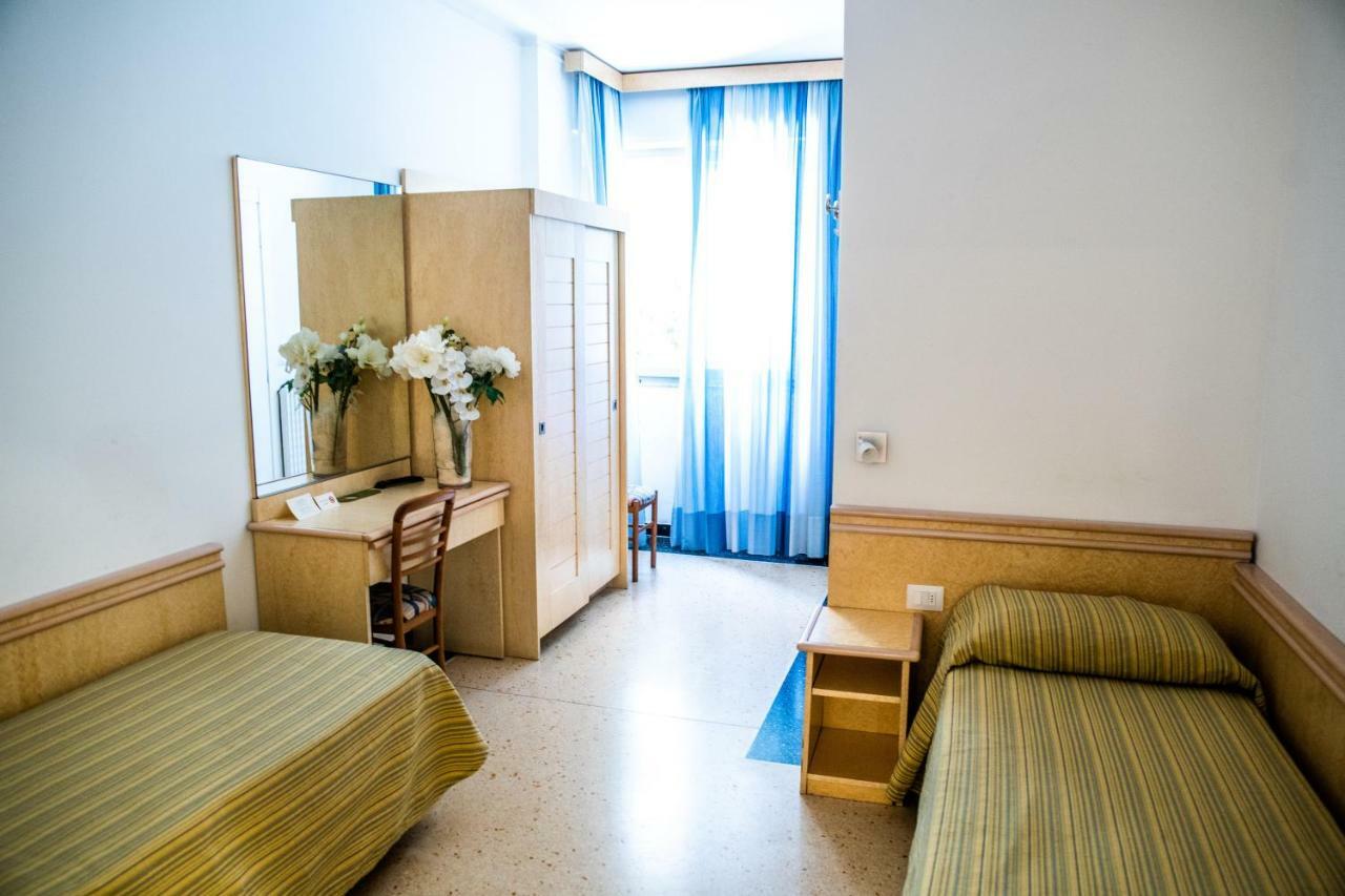 West End Hotel 3*