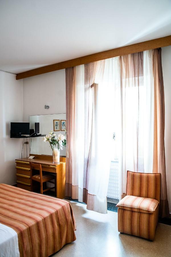 Hotel West End 3*